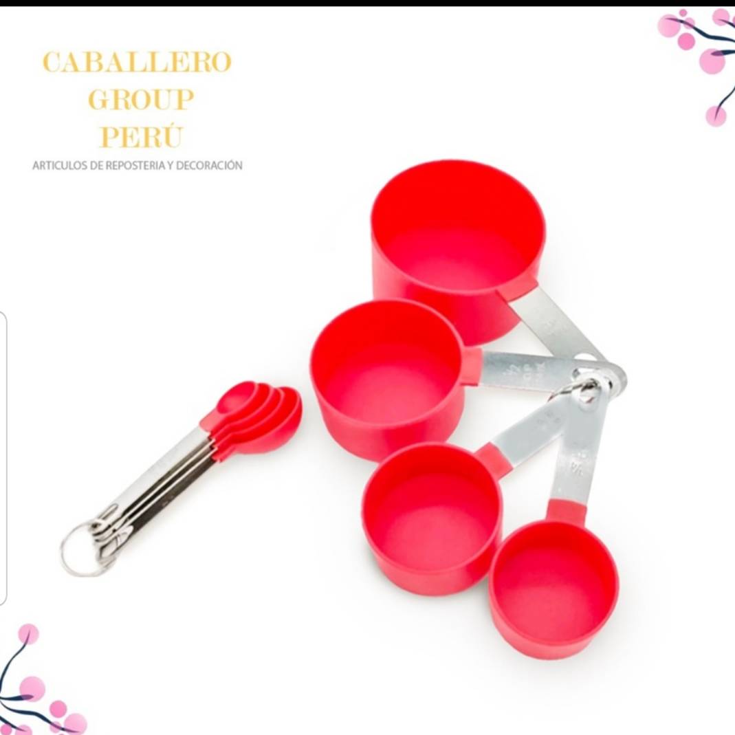 "Tazas y cucharas medidoras de metal y plástico 0005"